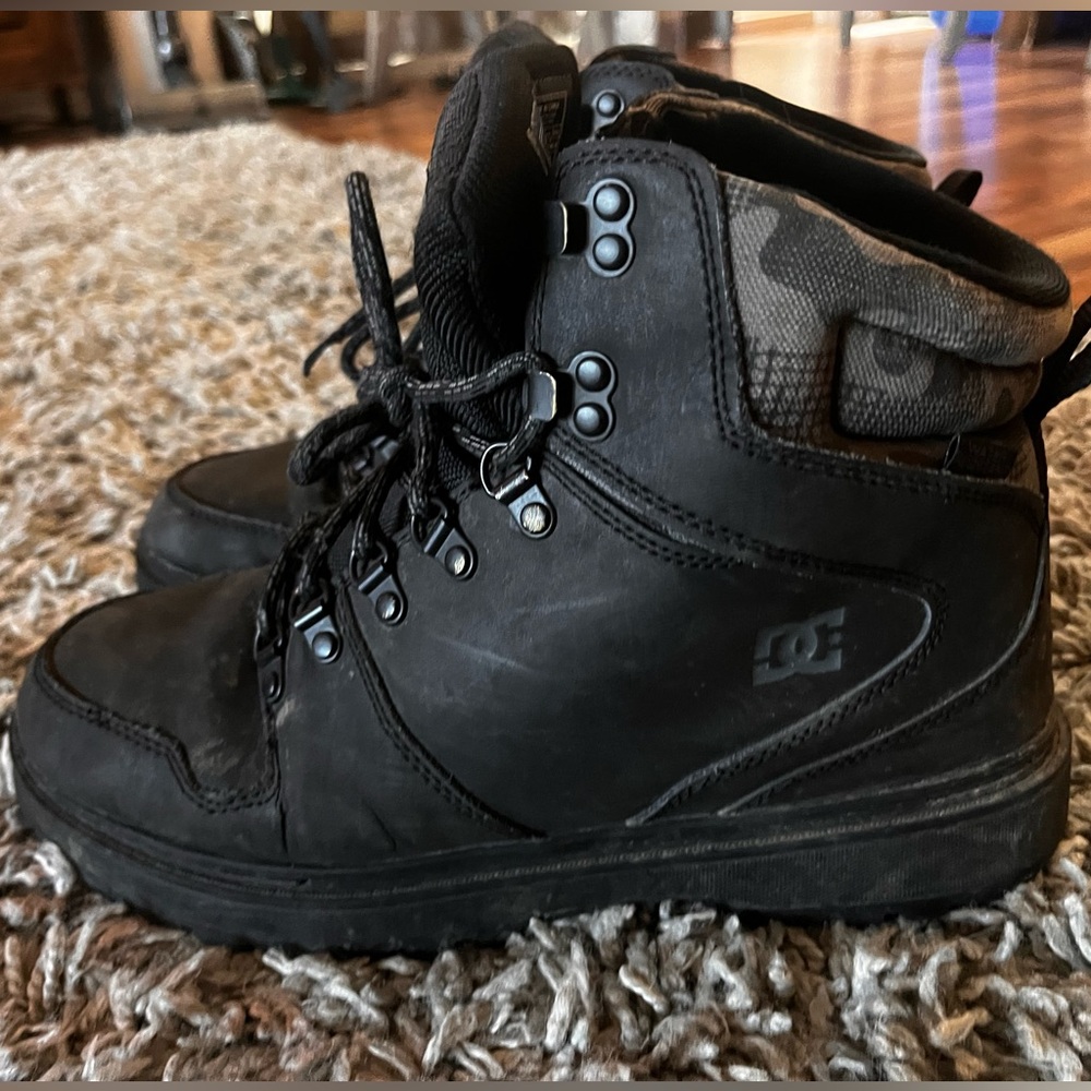 DC Mens Perry Winter Boots Sz 9.5